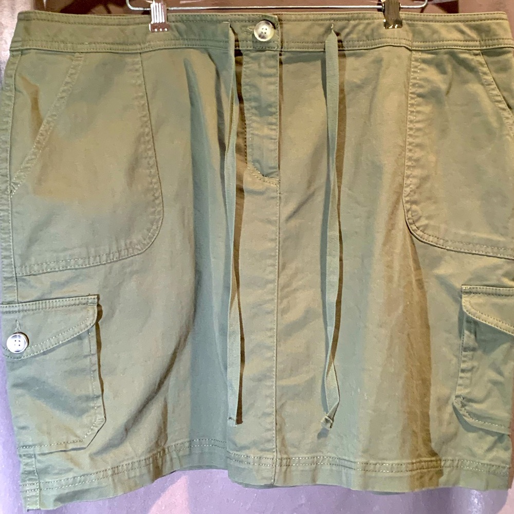 LL Bean mini skirt Sz 20 pet army green